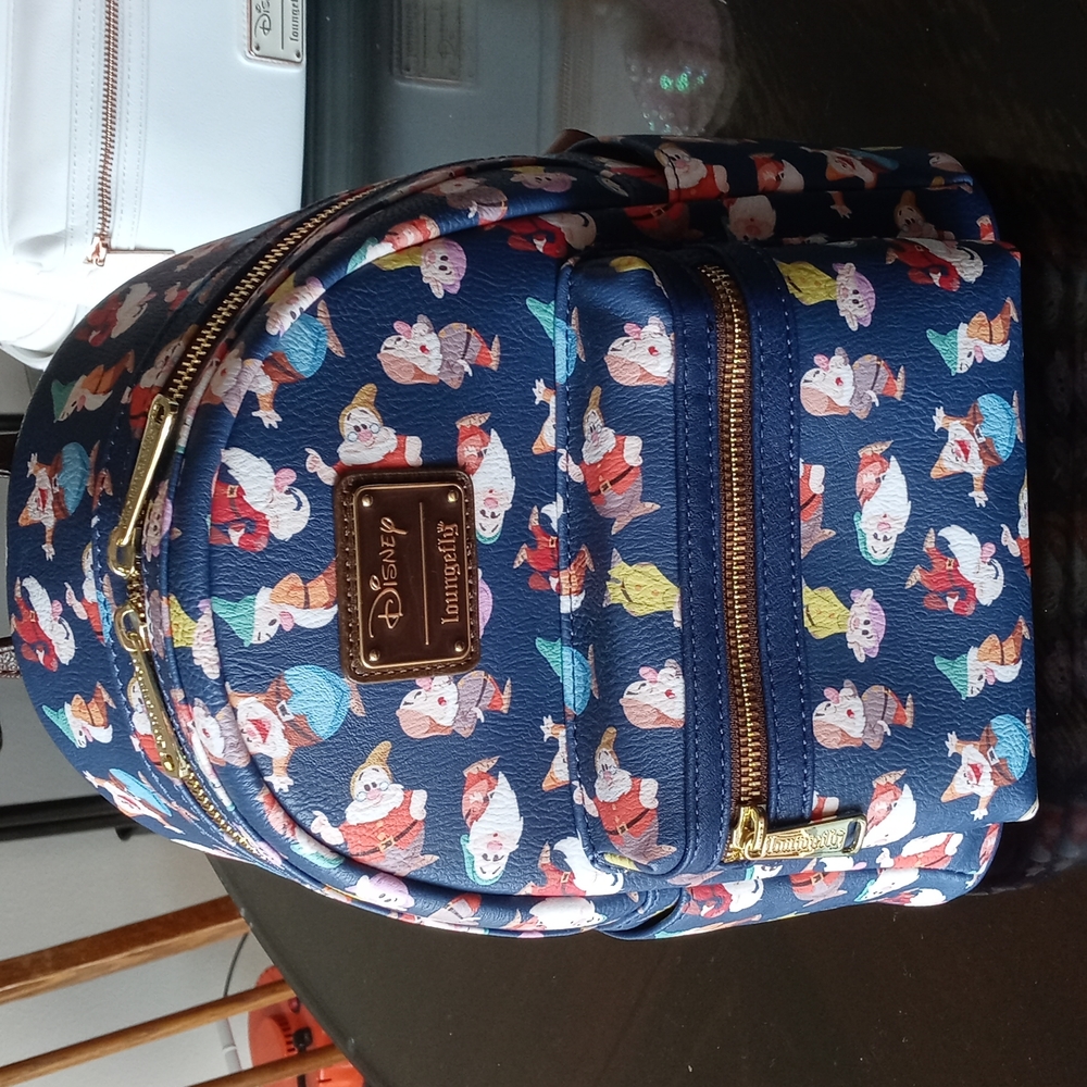 Loungefly Disney Seven dwarfs NWT